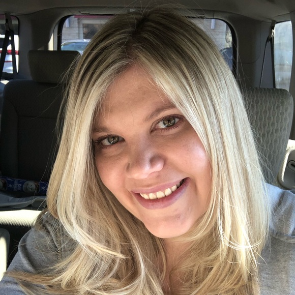 Meet your Posher, Jessica - Picture 2 of 2